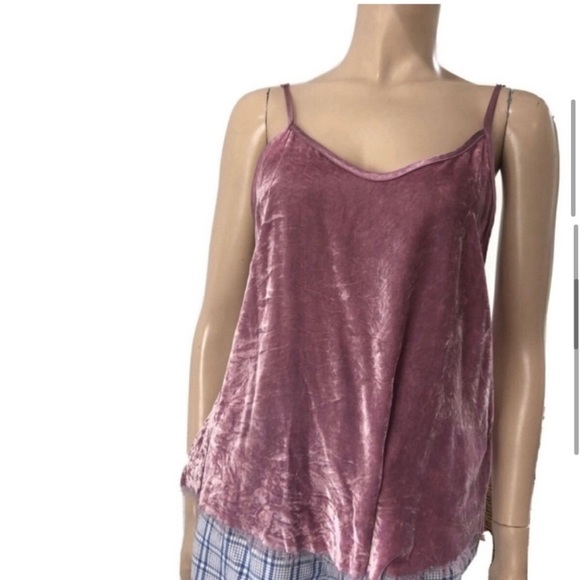Pink Camisole Top with V-Neckline and Spaghetti Straps - Picture 8 of 15